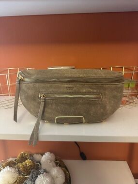 HAMMITT Charles Crossbody Med (EUC)